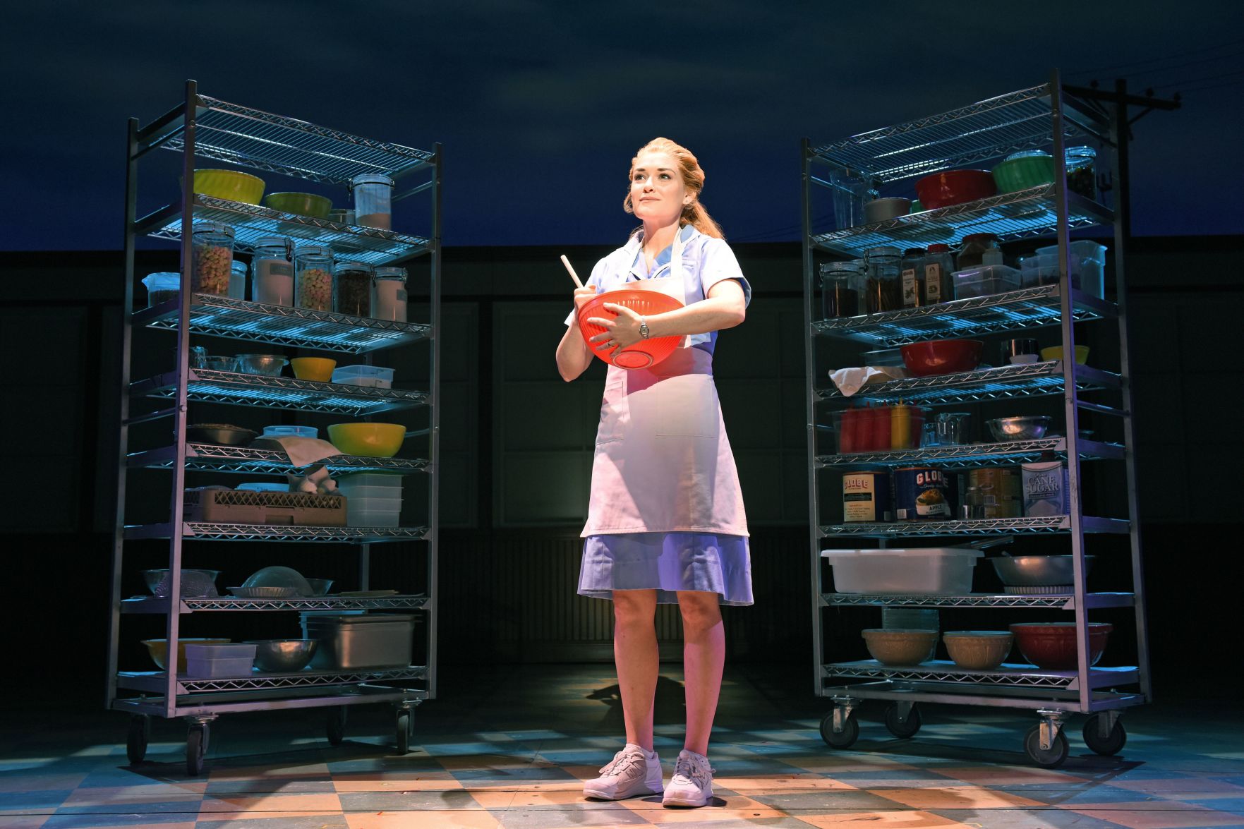waitress1.jpg